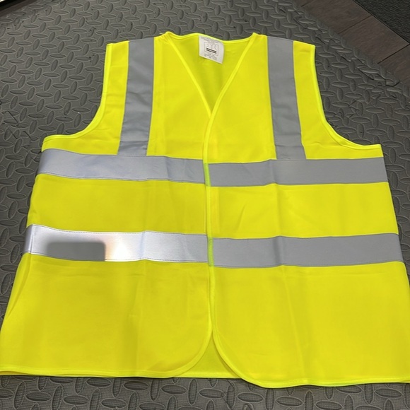 2 pack Safety Vests. - Picture 4 of 5